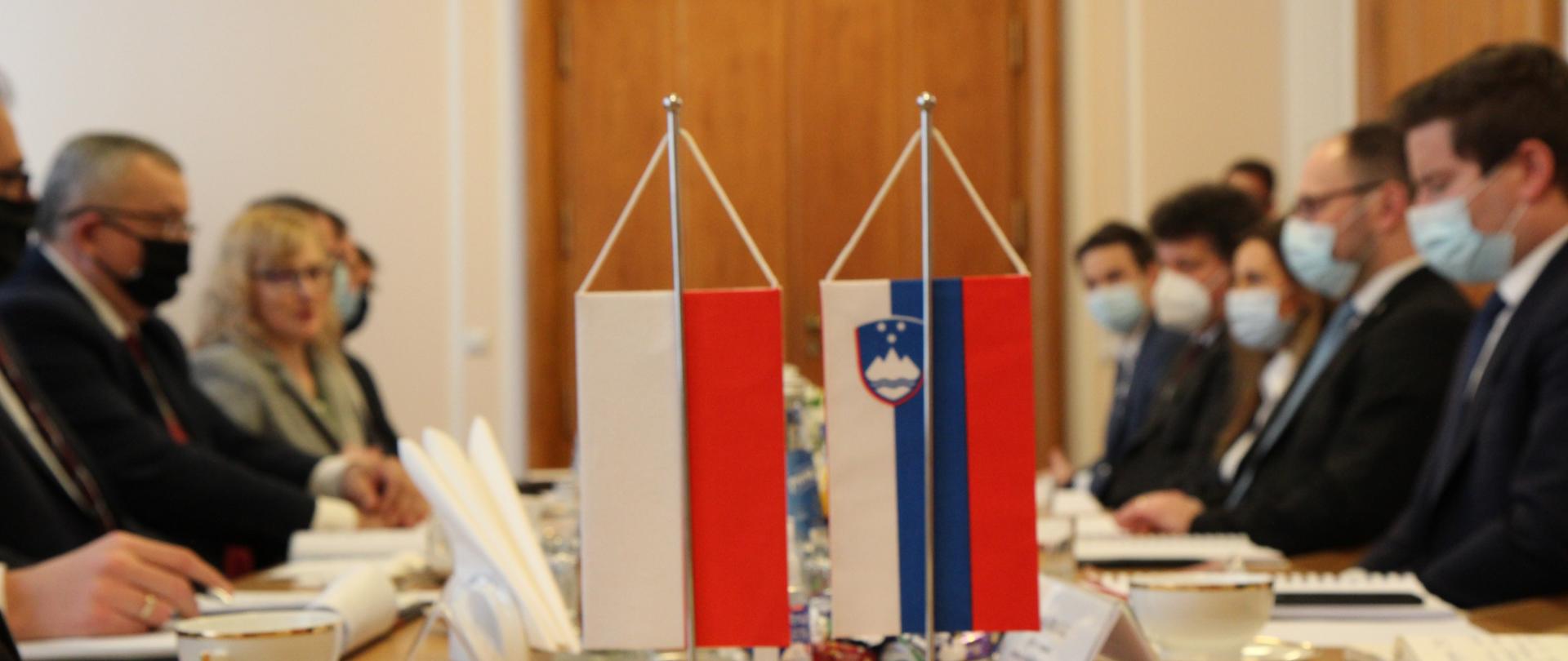 Minister infrastruktury Andrzej Adamczyk spotkał się w Warszawie z ministrem infrastruktury Słowenii Jernejem Vrtovecem