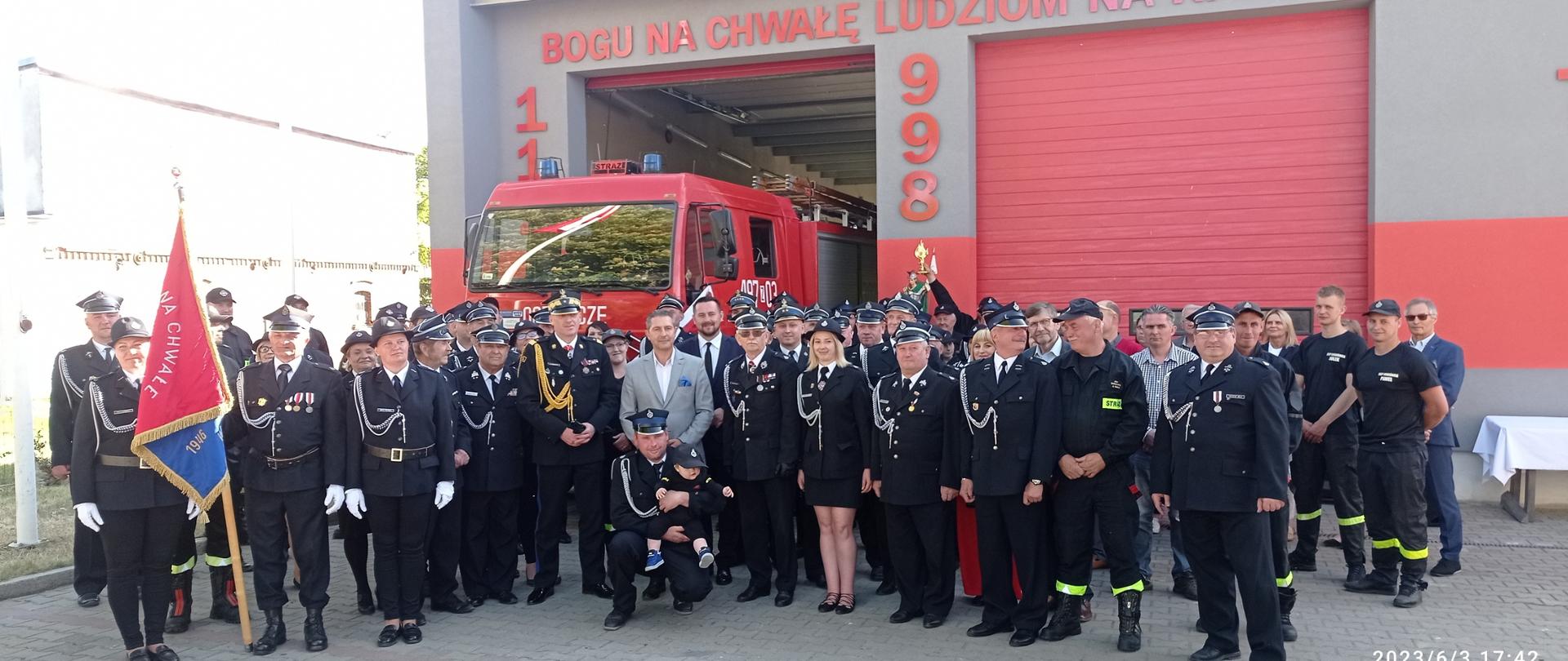 Przekazanie pojazdu pożarniczego dla OSP Tucze