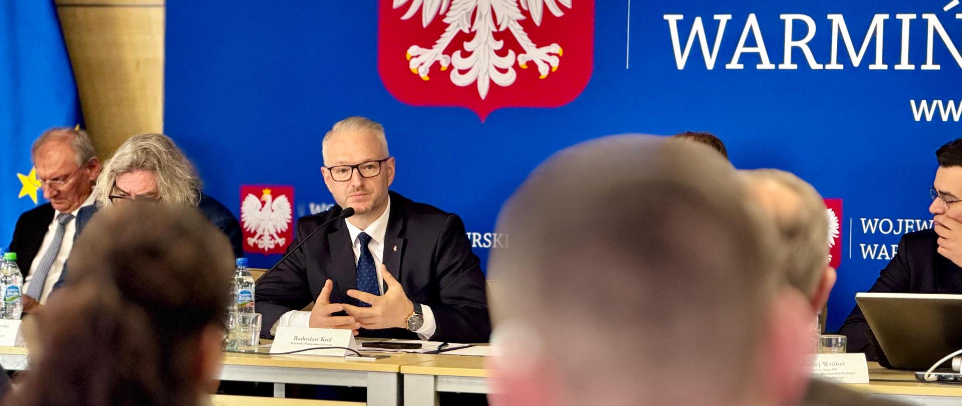 Wojewoda Radosław Król na spotkaniu z wójtami, burmistrzami, prezydentami województwa warmińsko-mazurskiego