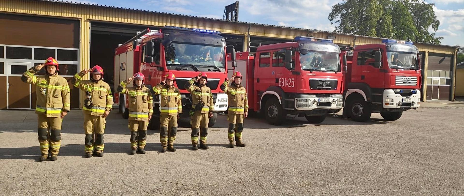 na zdjęciu widzymi zmiane jrg na tle samochodów