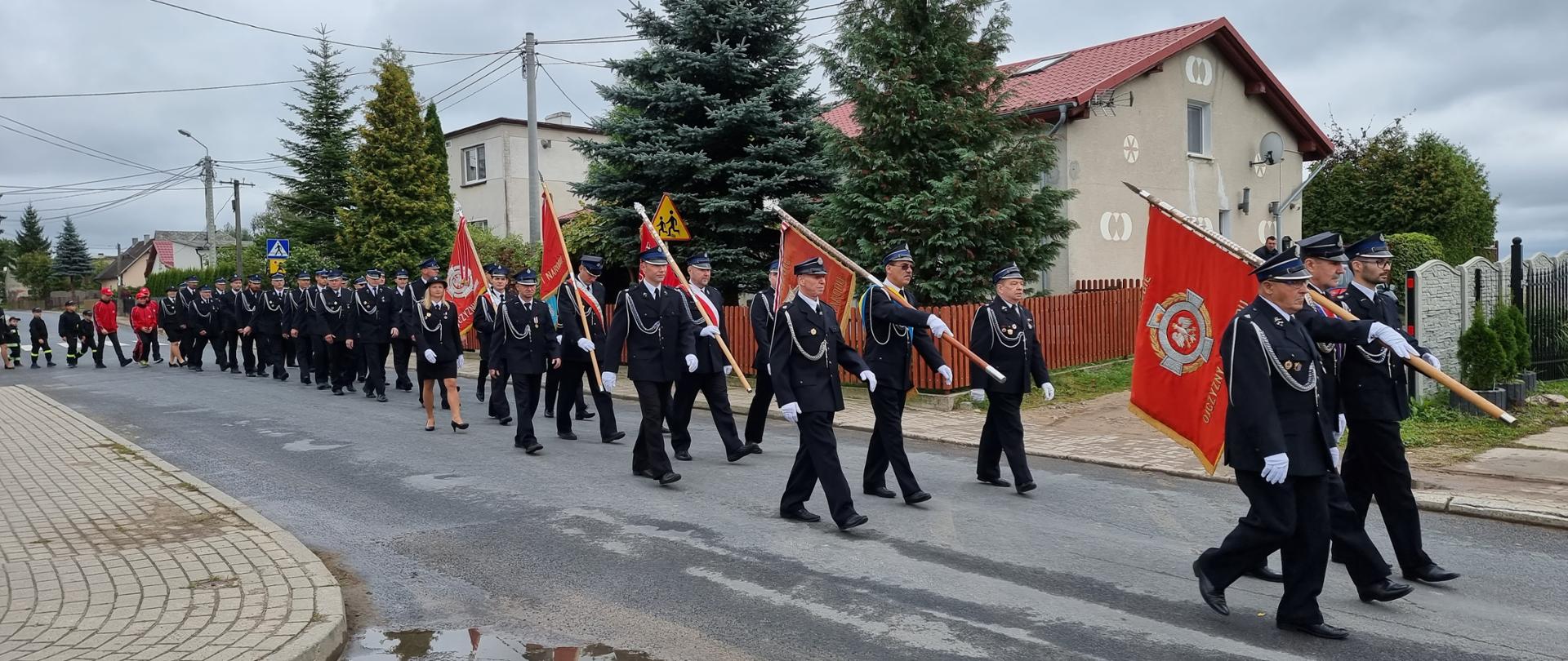 120-lecie OSP Skarlin Przemarsz jednostek