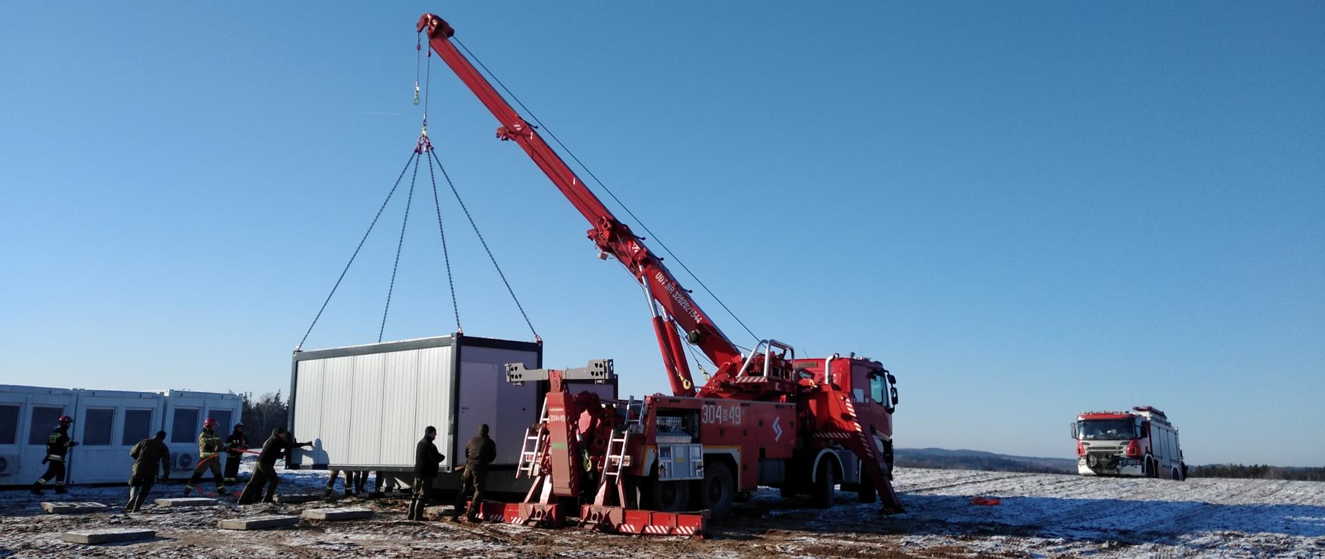 PSP wspiera służby mundurowe w działaniach na granicy