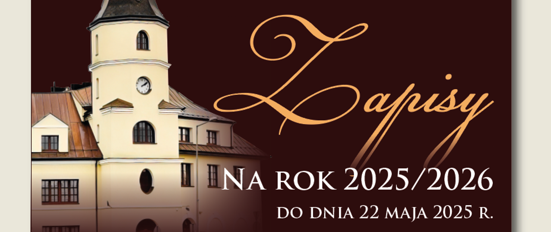 plakat na ciemnym, brązowym tle ukazujący z lewej strony częściowo budynek szkoły muzycznej, z prawej czarny fortepian, z otwartą klapą, opartymi nutami, krzesełkiem z brązowym siedziskiem, pomiędzy zdjęciami szkoły i fortepianu informacje dotyczące terminu, przesłuchań, które dotyczą poszczególnych instrumentów muzycznych, w dolnej części informacje o odpowiednich dokumentach, telefonach kontaktowych, adresie szkoły