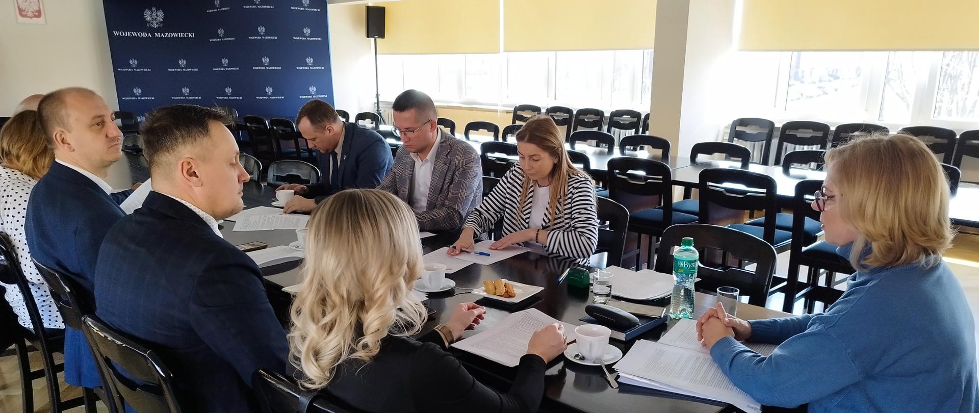 Spotkanie z samorządowcami w ostrołęckiej delegaturze Mazowieckiego Urzędu Wojewódzkiego. 