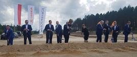 Symboliczne wbicie łopaty na budowie obwodnicy Tomaszowa Lubelskiego w ciągu drogi ekspresowej S17