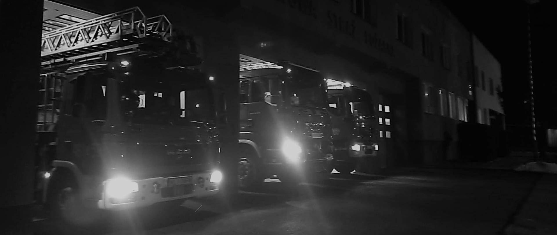 oddanie hołdu zmarłym strażakom