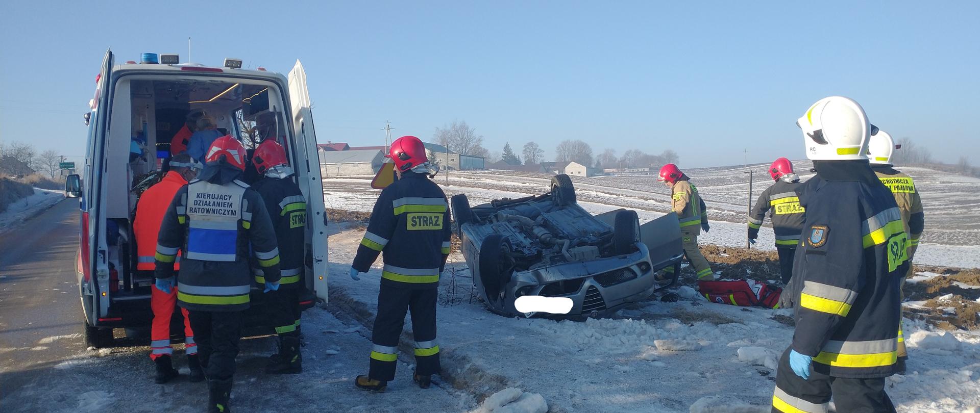 Dachowanie samochodu osobowego w miejscowości Bolowiec –powiat kazimierski