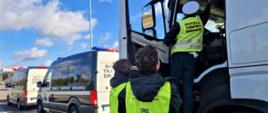 Skoordynowane kontrole transportu drogowego odbywały się m.in. na ekspresowej „siódemce” pod Radomiem. 