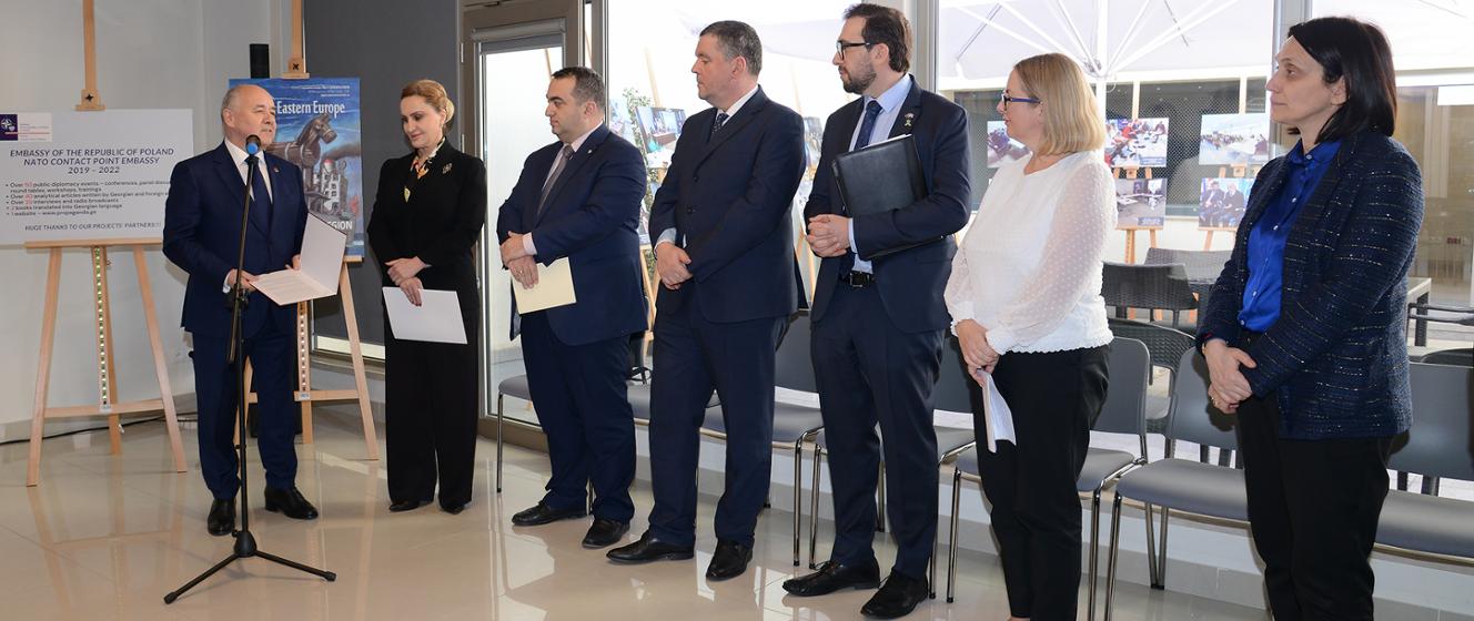 Ambasada RP w Tbilisi oficjalnie przekazała funkcję ambasady ...