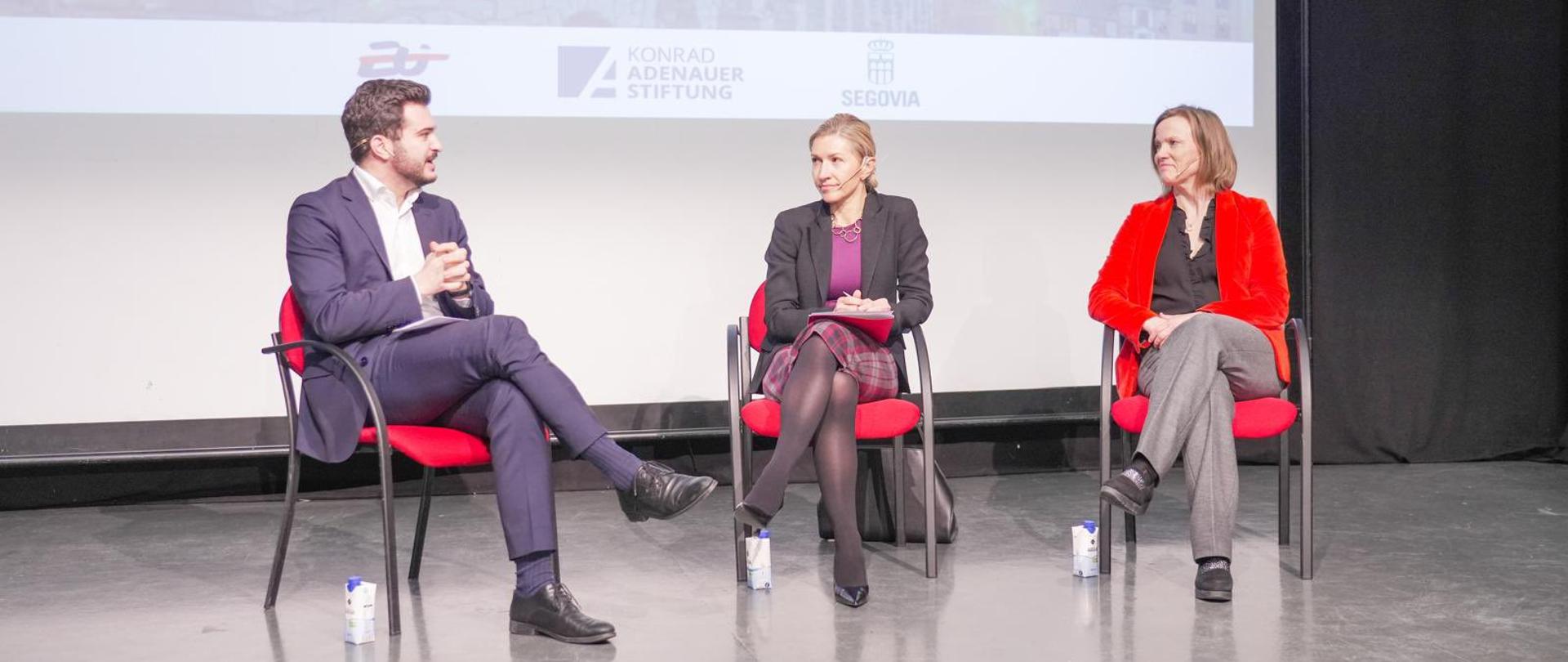 Panel dyskusyjny z udziałem chargé d'affaires a.i. RP Moniki Krzepkowskiej i ambasador Finlandii Sari Rautio