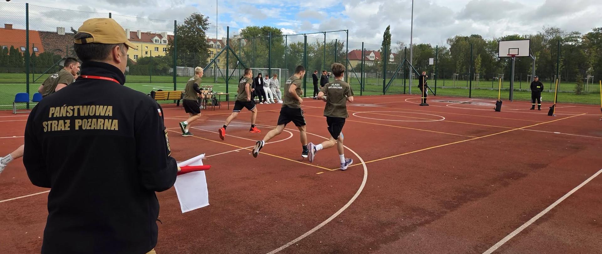 Test sprawnościowy dla uczniów klas mundurowych w ramach programu „Profilaktyka – podaj dalej...