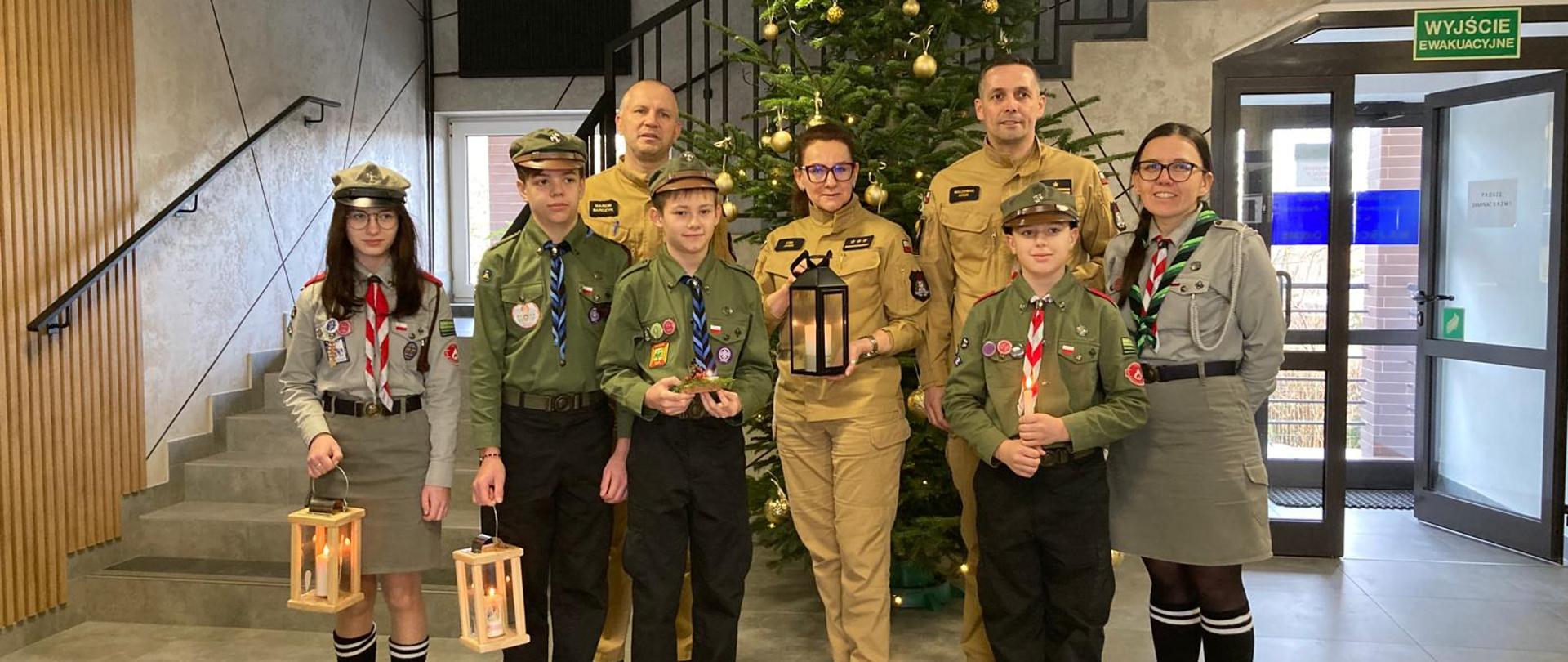 Harcerze z Betlejemskim Światłem Pokoju