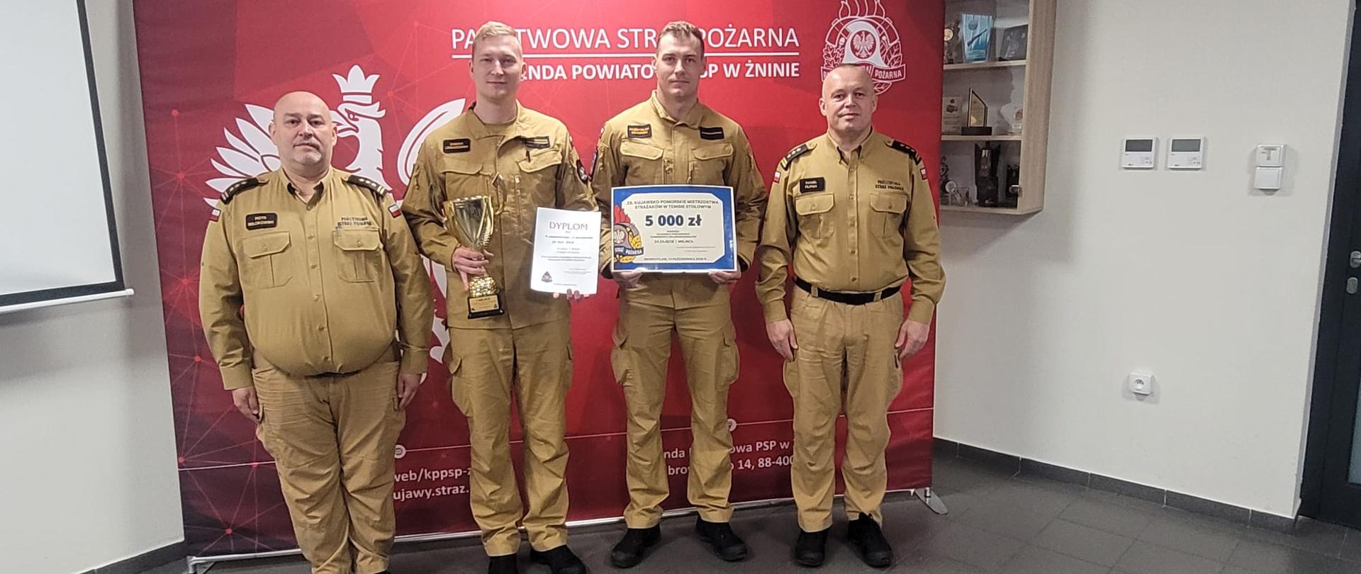 Pierwsze miejsce w zawodach tenisa stołowego