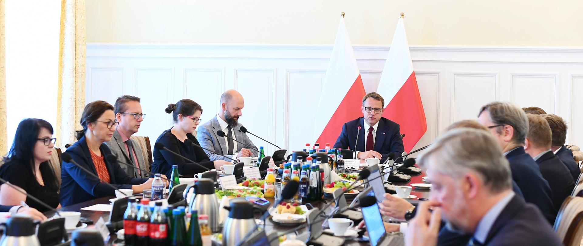 Posiedzenie Rady Nieodpłatnej Pomocy Prawnej, Nieodpłatnego Poradnictwa Obywatelskiego oraz Edukacji Prawnej w Ministerstwie Sprawiedliwości