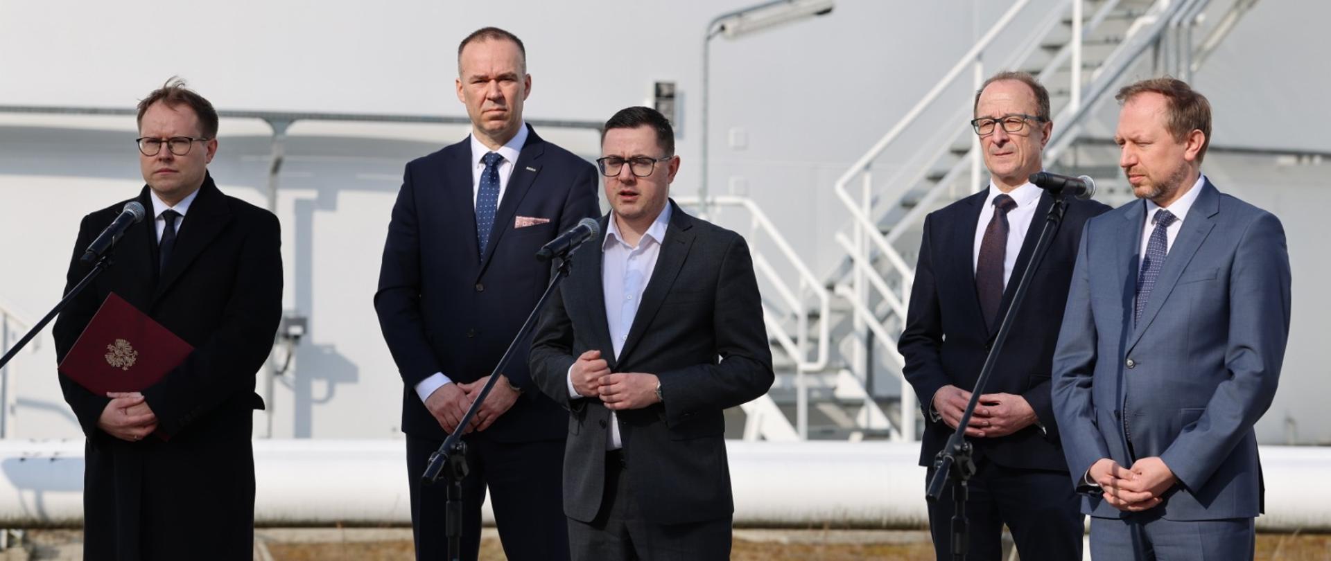 Polska bezpieczna energetycznie. Hurtowe ceny ropy spadają