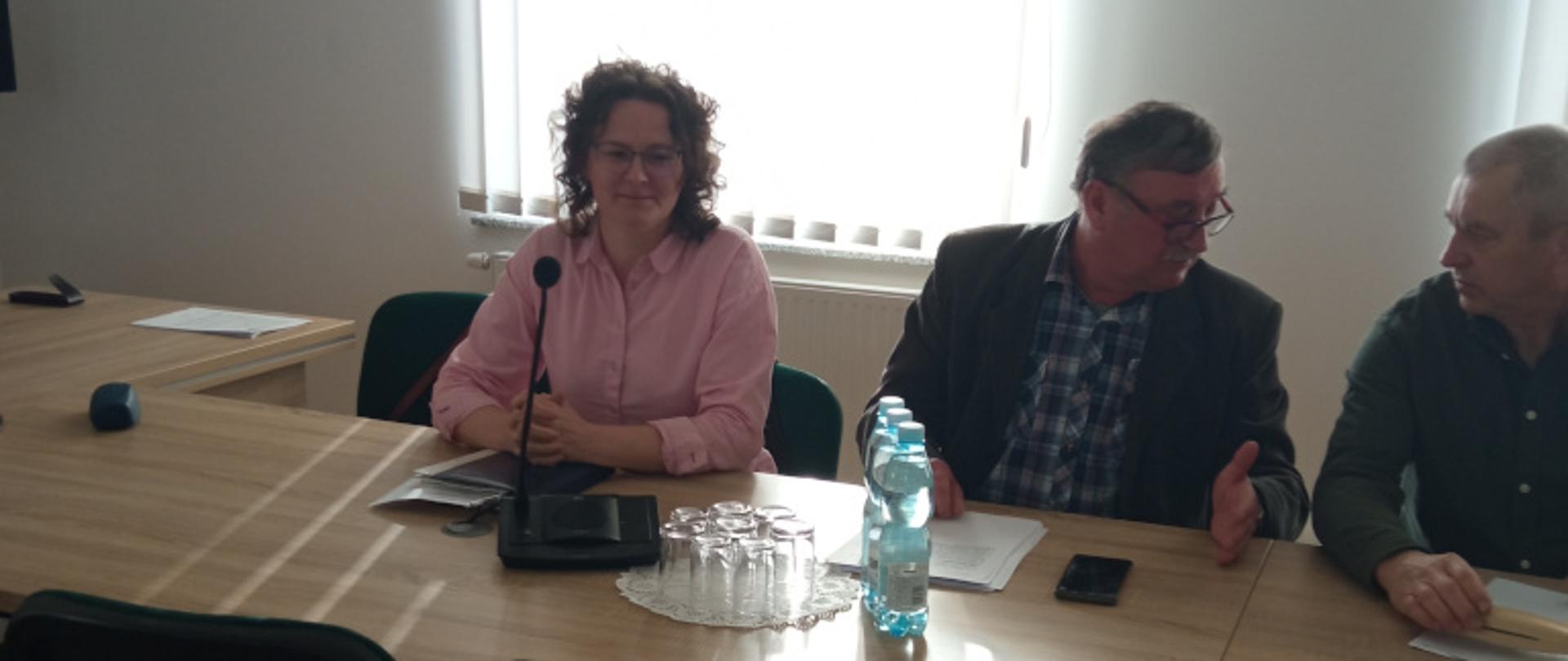 Pani Monika Szustakiewicz - WIORiN Łódź Oddział w Kutnie, Włodzimierz Ożarek - ŁODR Bratoszewice PZDR Kutno, Robert Biegalski - przedstawiciel Rady Powiatowej Izby Rolniczej Województwa Łódzkiego w Kutnie