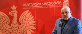 Przy pulpicie przemawia pan Jacek Hudyma, Starosta Tarnowski