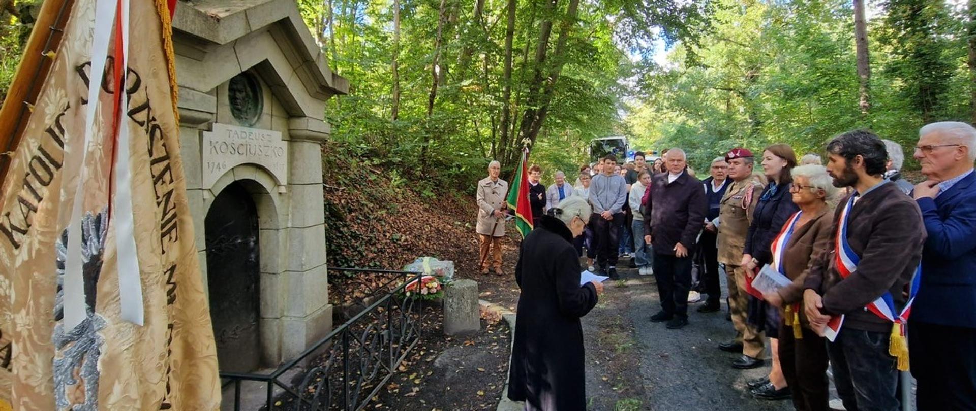Uroczystość pod pomnikiem Tadeusza Kościuszki w Montigny-sur-Loing