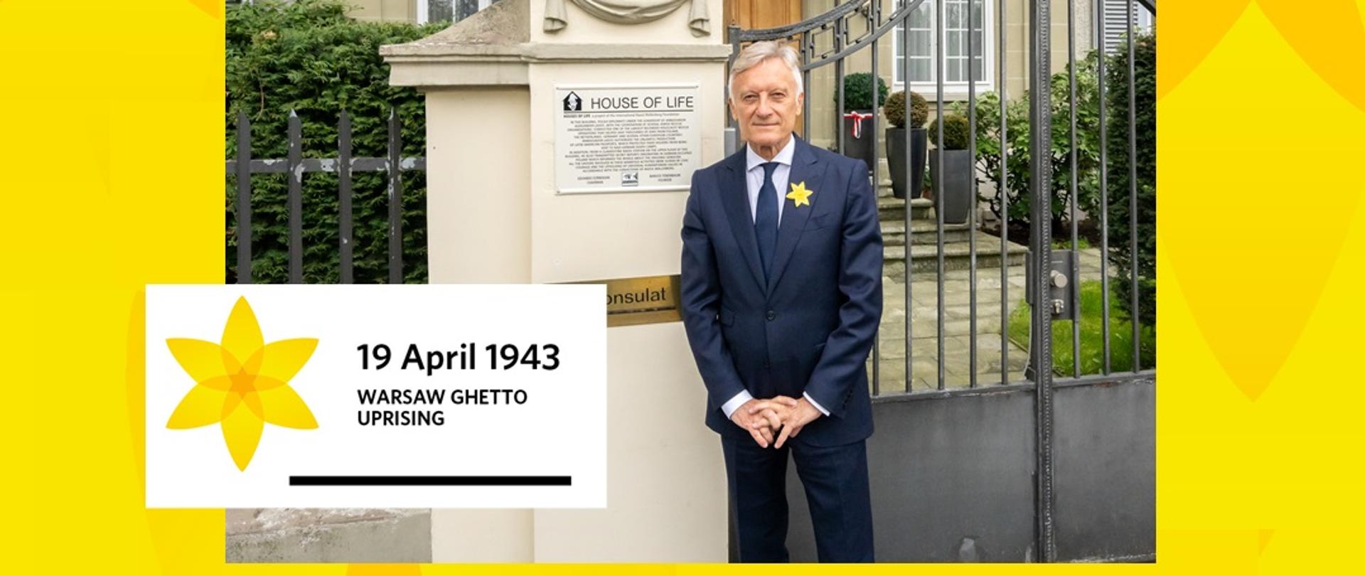 Sur la photo prise devant la Résidence de la République de Pologne à Berne, on aperçoit le chargé d’affaires de la République de Pologne à Berne, l’ambassadeur Marek Prawda, avec une jonquille accrochée à sa veste.