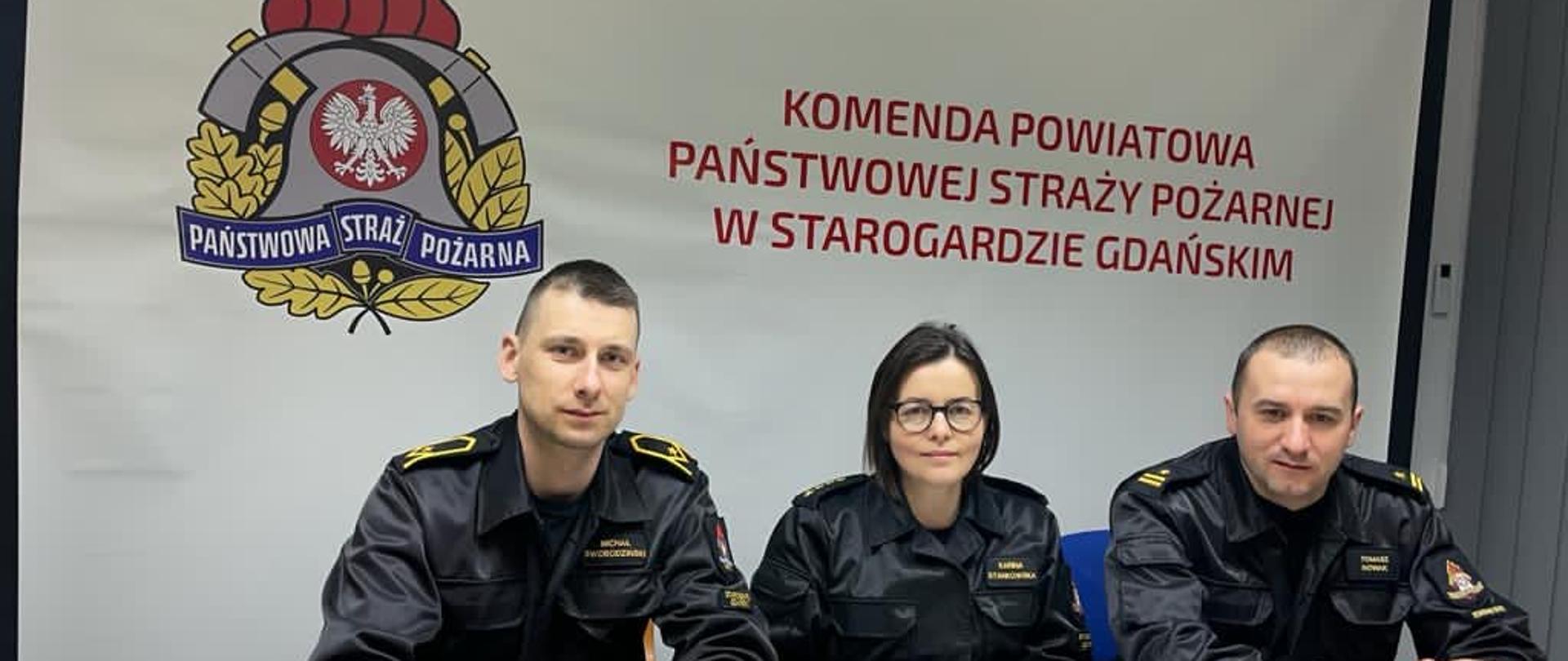 fotografia przedstawia uczestników wideokonferencji