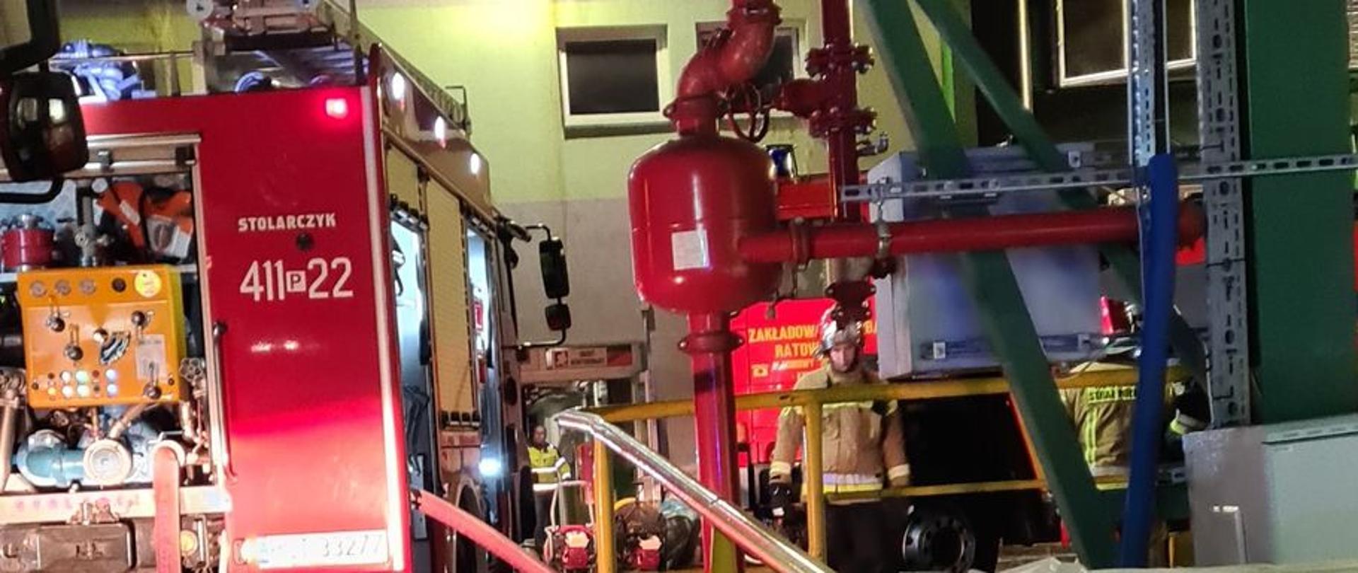 Pojazd pożarniczy strojący na zakładzie 
