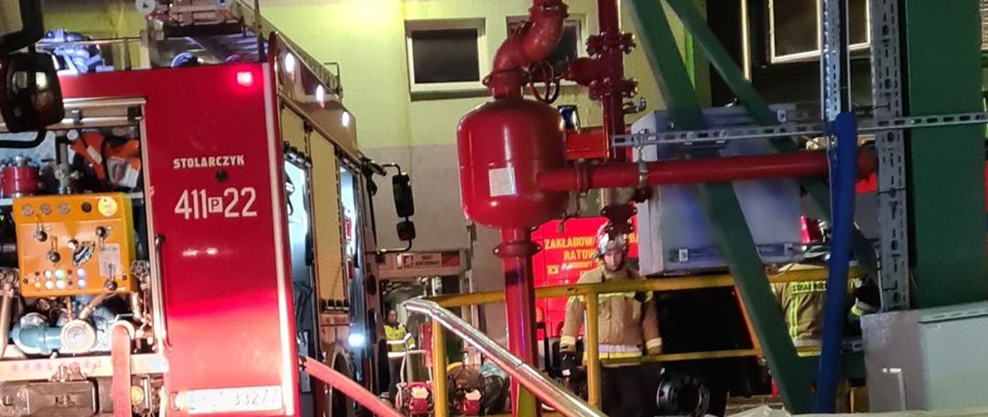 Pojazd pożarniczy strojący na zakładzie 