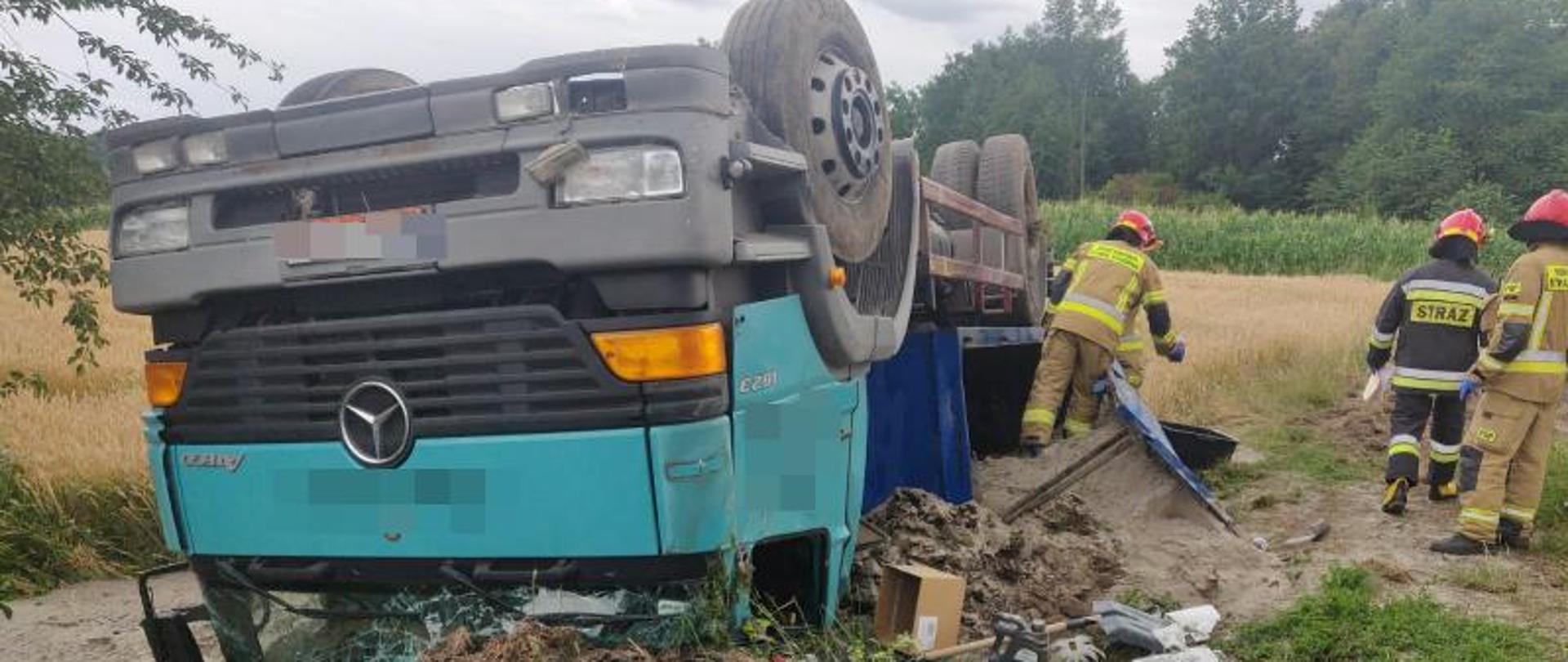 Dachowanie samochodu ciężarowego - Koperniki.