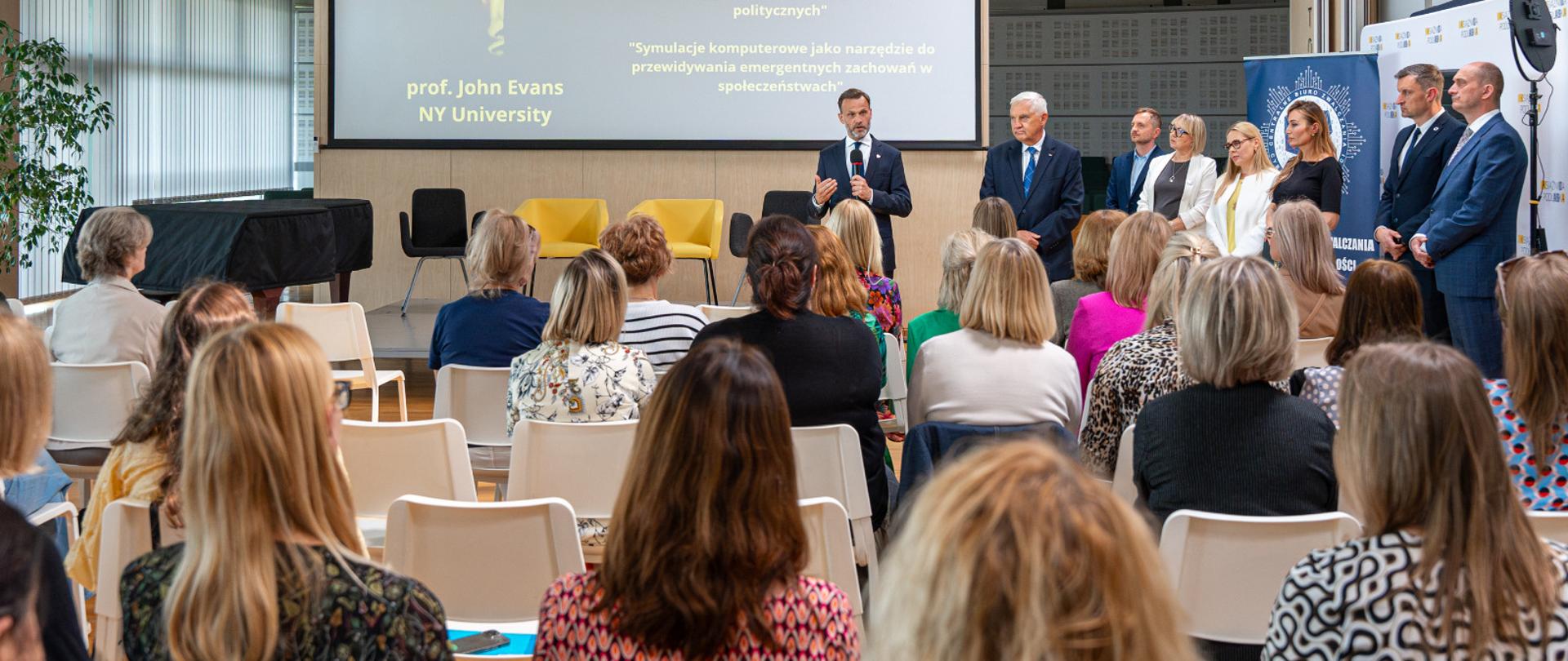 Koalicja na rzecz e-bezpieczeństwa edukuje bibliotekarzy. Dołączyło do niej Miasto Białystok