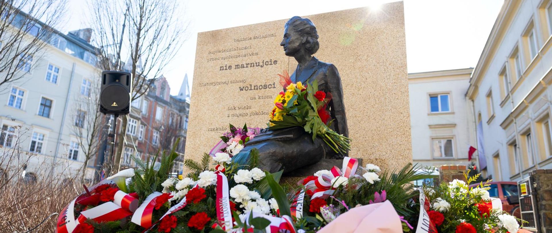 Pomnik Haliny Kłąb-Szwarc