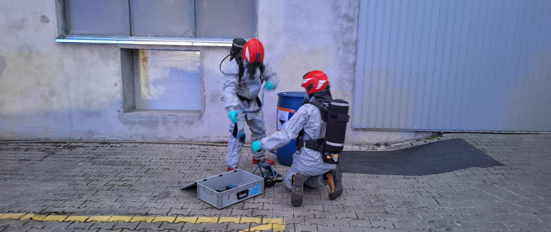 Ćwiczenia z zakresu ratownictwa chemicznego w zakładzie Emabo Sp. z o.o. w Sepnie