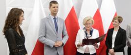 Nadanie stopnia awansu zawodowego nauczycielom polonijnym
