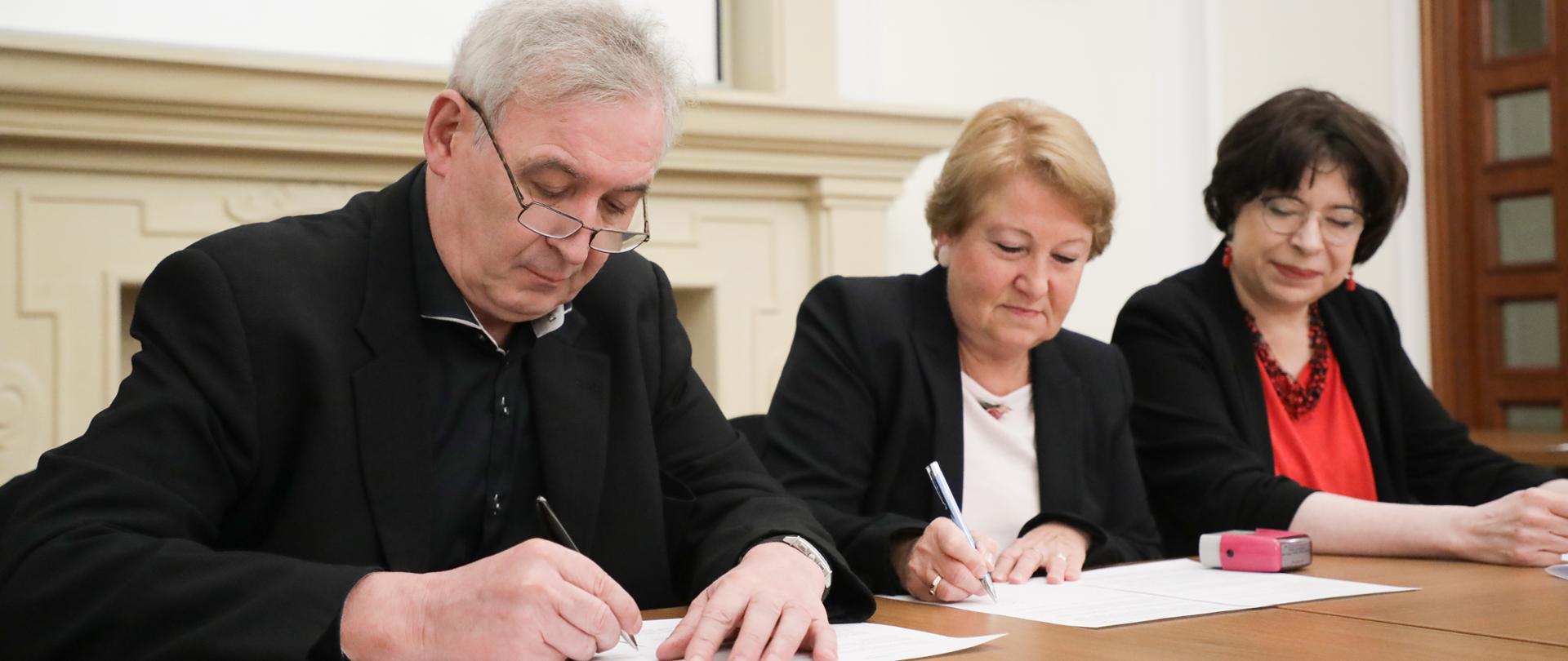 Porozumienie między dyrekcją a NSZZ Solidarność w TWON, fot Danuta Matloch