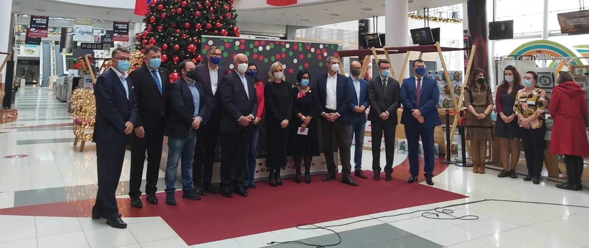 IMG-56ce7994ca59a54b89d440352b5e8a3e-V