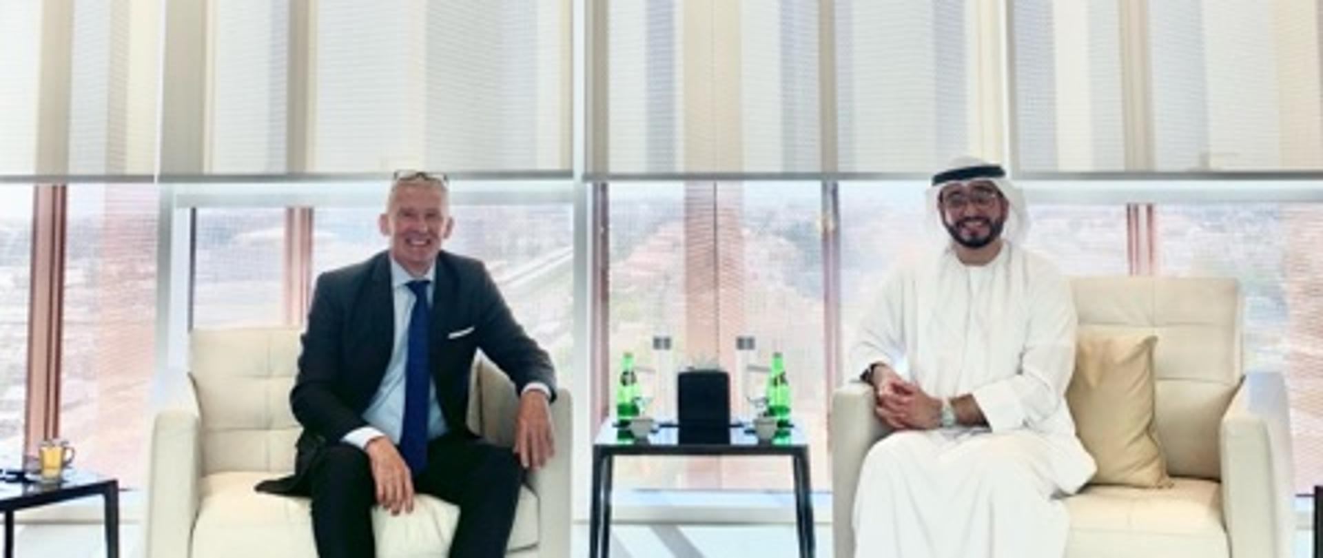 The head of the mission, Grzegorz Gawin is sitting next to the deputy director of the Diplomatic Academy, Mohamed Al Dhaheri.