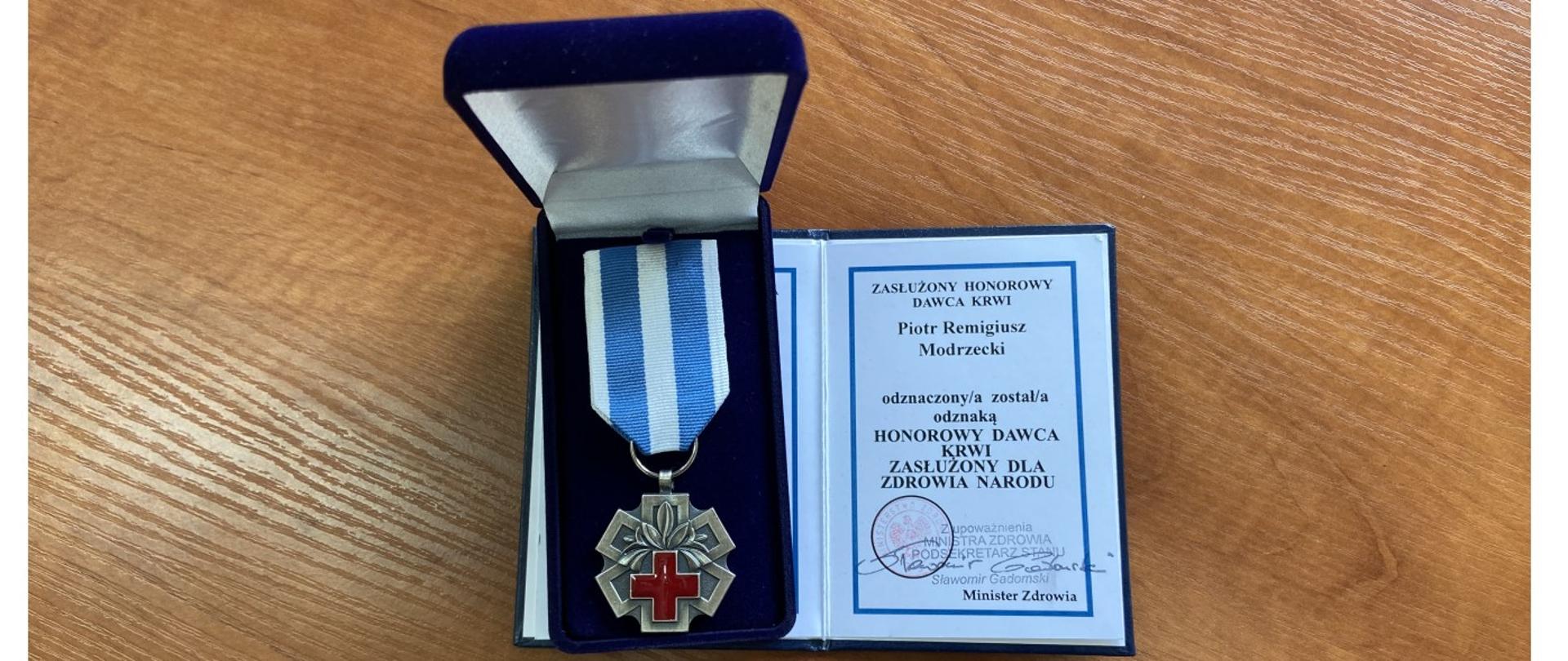Odznaka Honorowy Dawca Krwi - Zasłużony dla Zdrowia Narodu