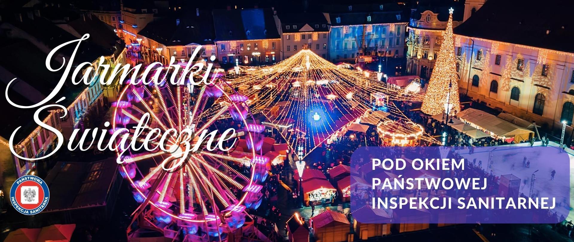 Jarmark Bożonarodzeniowy, zdjęcie zrobione wieczorem w kolorowym świetle.