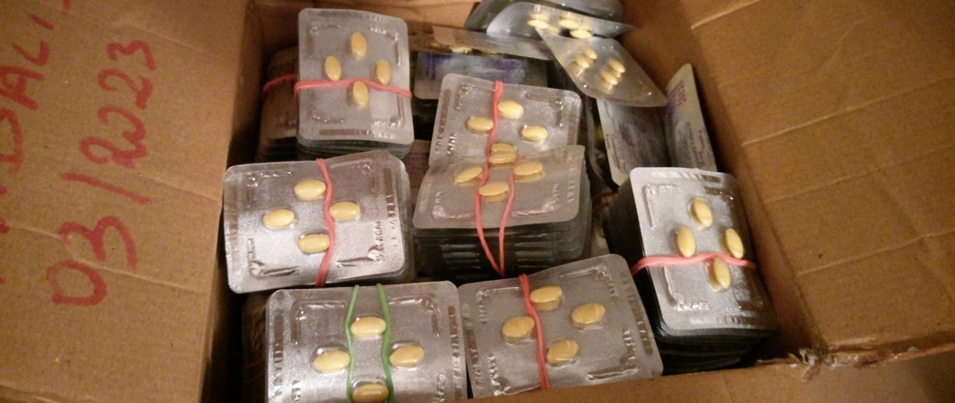 Podkarpacki pion PZ PK skierował akt oskarżenia przeciwko 20 osobom w śledztwie zorganizowanej grupy przestępczej nielegalnie handlującej lekami na potencję