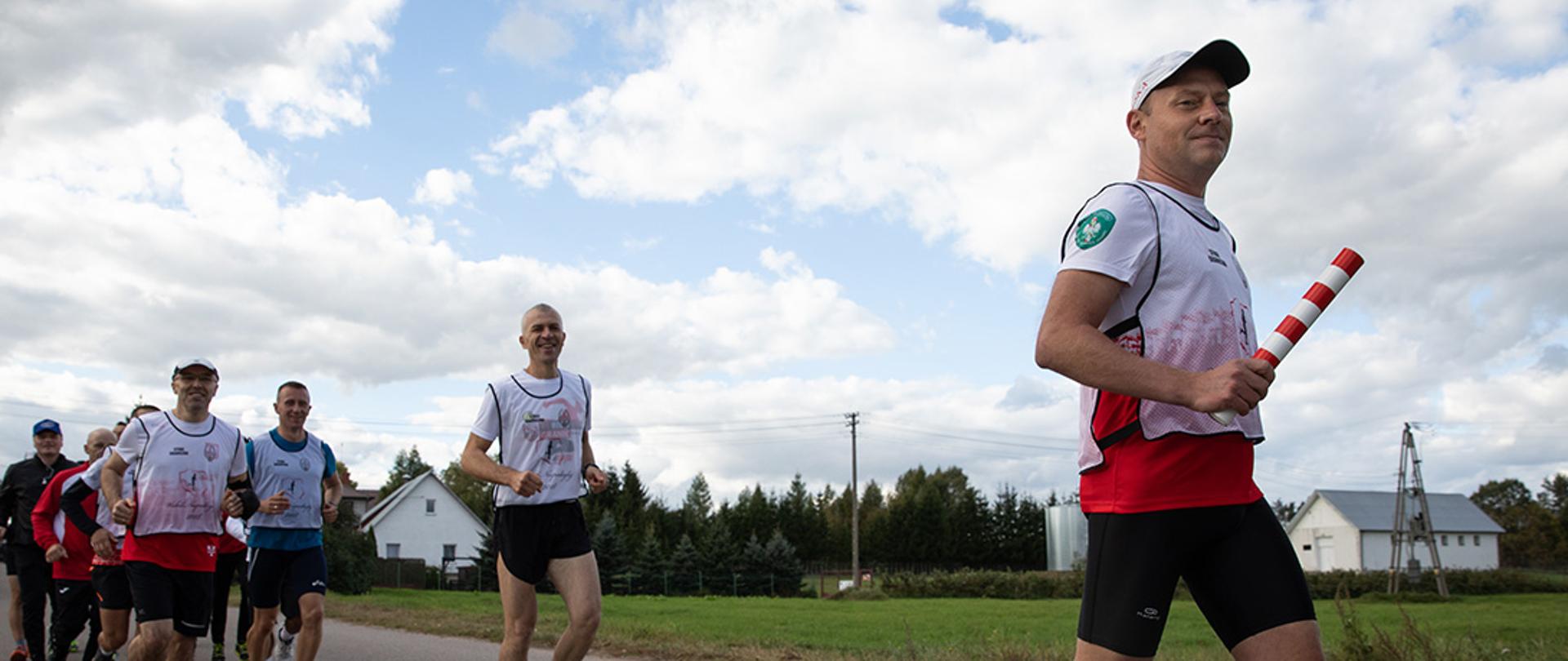 Start sztafety „Wokół Niepodległej”