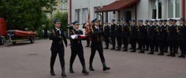 Na zdjęciu poczet flagowy z KM PSP Przemyśl