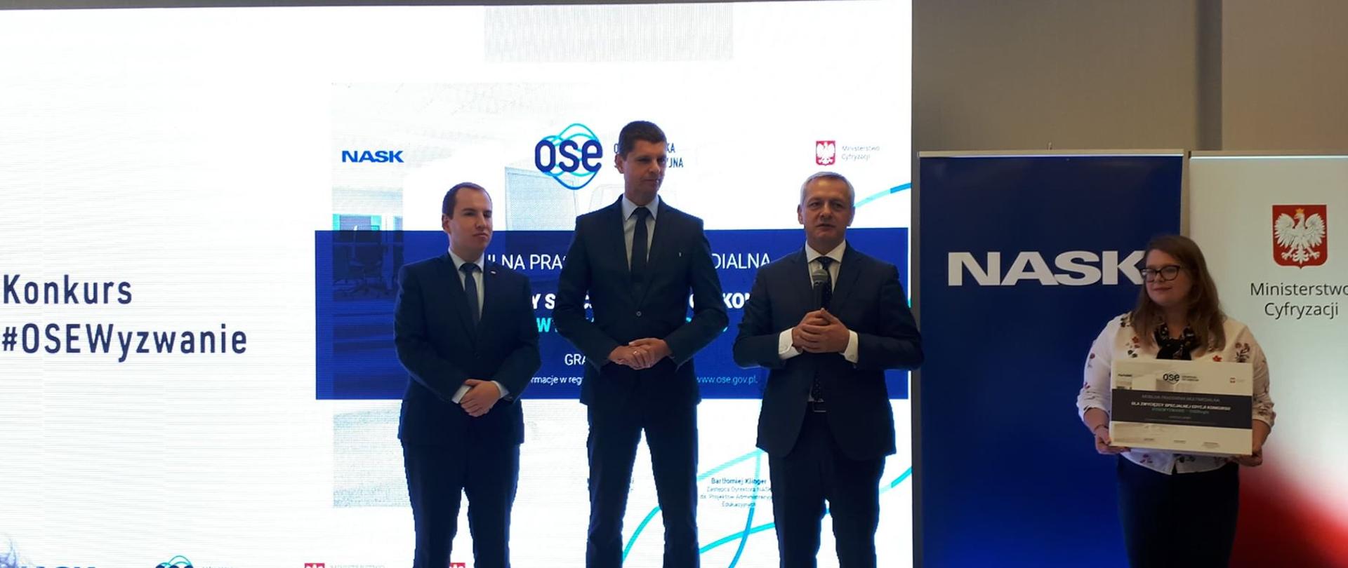 7 października br. Minister Edukacji Narodowej Dariusz Piontkowski wspólnie z Ministrem Cyfryzacji Markiem Zagórskim uczestniczył w regionalnej konferencji Forum OSEregio w Białymstoku. 