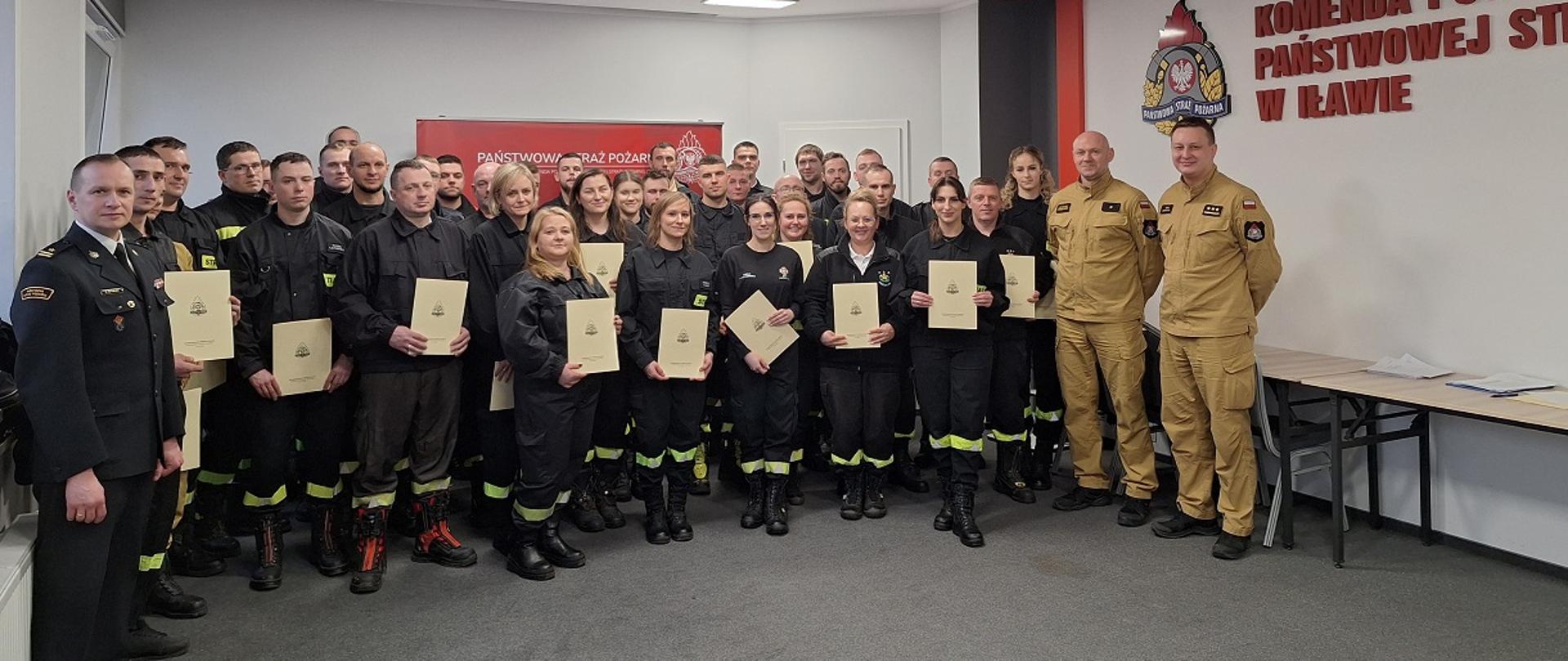 Wspólne zdjęcie z uczestnikami kursu.