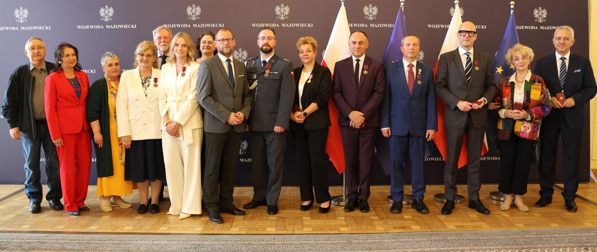 Wspólne zdjęcie wszystkich odznaczonych