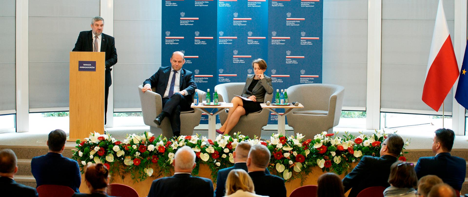 Minister Ardanowski, wiceminister Szynkowski vel Sęk i minister Emilewicz