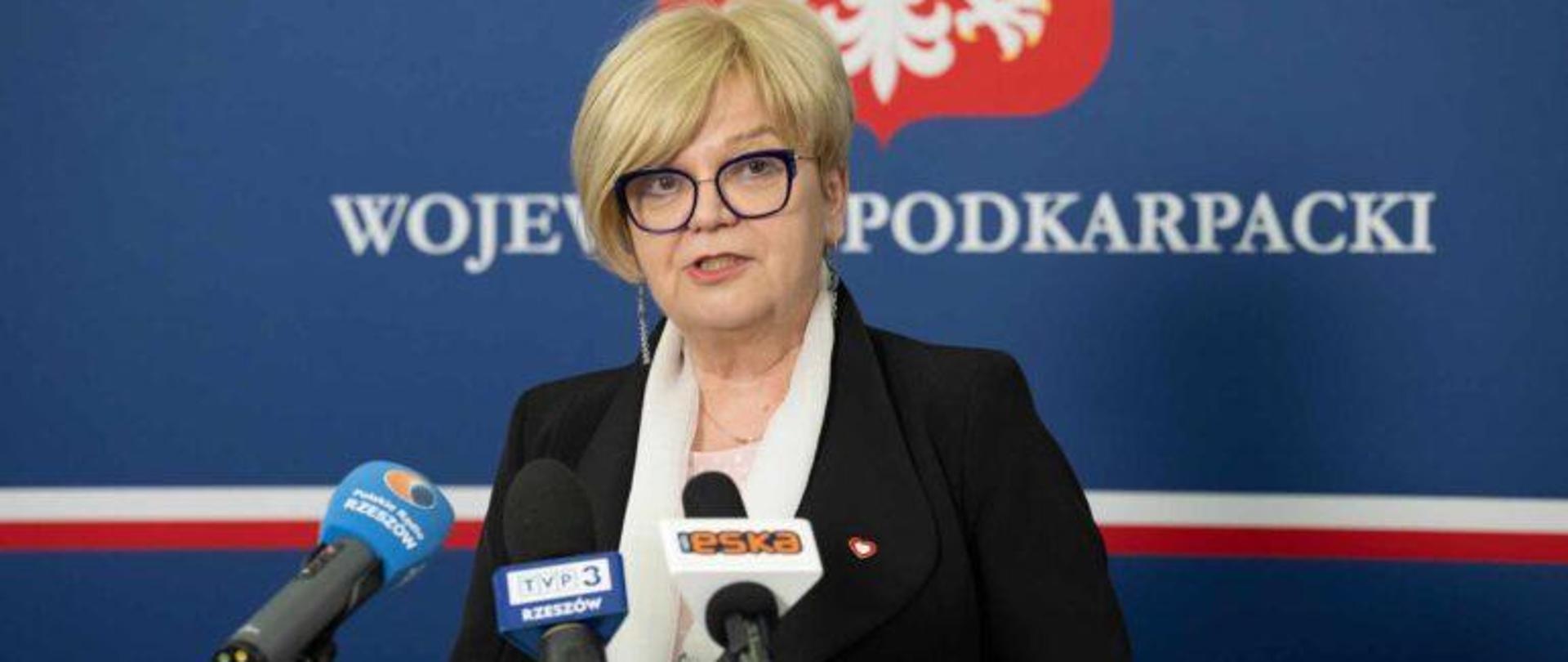 Wojewoda podkarpacki Teresa Kubas-Hul podczas konferencji prasowej