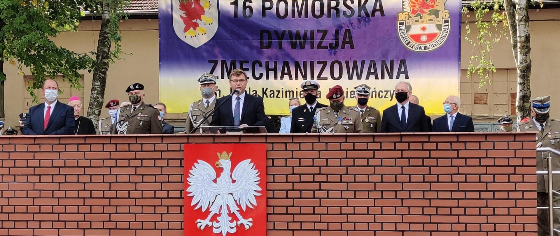 Uroczysty apel z okazji 101.rocznicy utworzenia 16.Dywizji