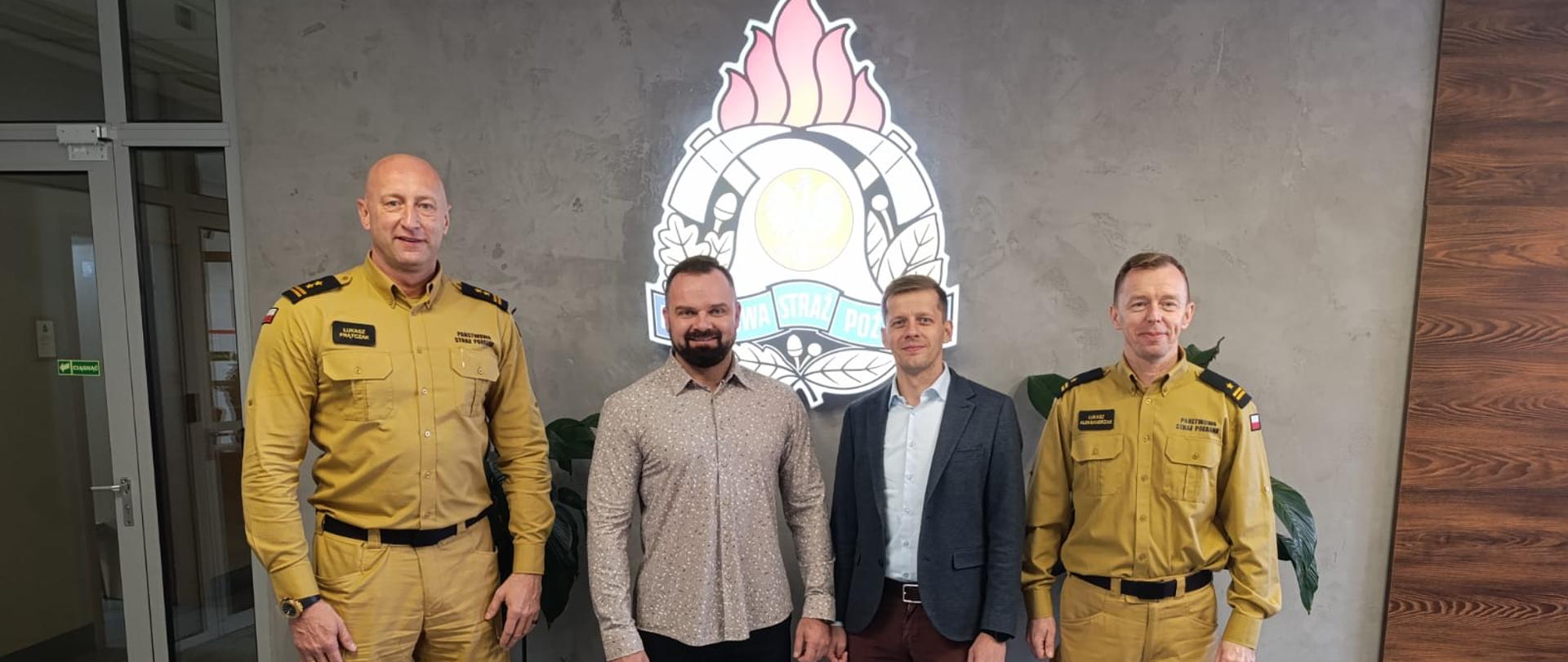 Komendanci ze sponsorami