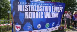 Niebiesko biały baner z ME w Nordic Walking