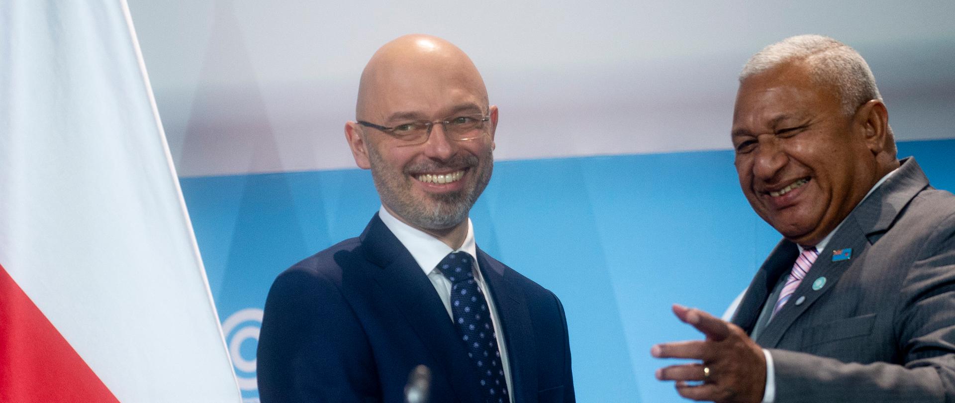 Prezydent COP24 Michał Kurtyka i Frank Bainimarama