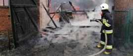 Pożar budynku produkcyjno-magazynowego w Dłoni 