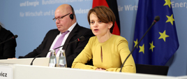 Minister Emilewicz i minister gospodarki Peter Altmaier na konferencji prasowej